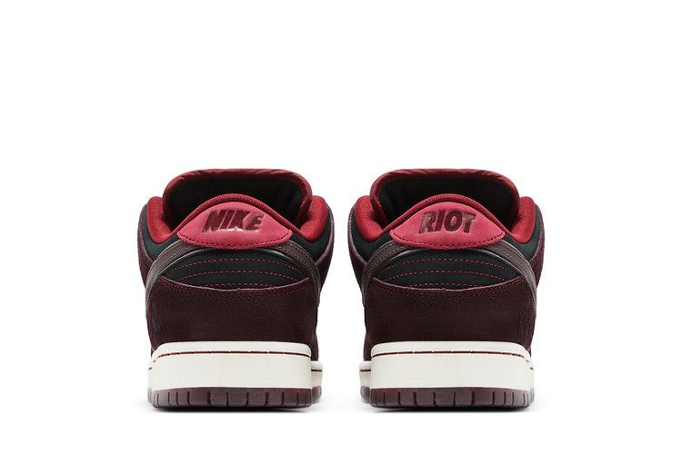 Кроссовки RIOT Skateshop x Nike Dunk Low Pro SB QS 'Mahogany Dark Beetroot'
