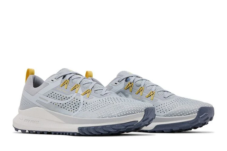 Krossovki-Nike-React-Pegasus-Trail-4-Wolf-Grey-Saturn-Gold-7