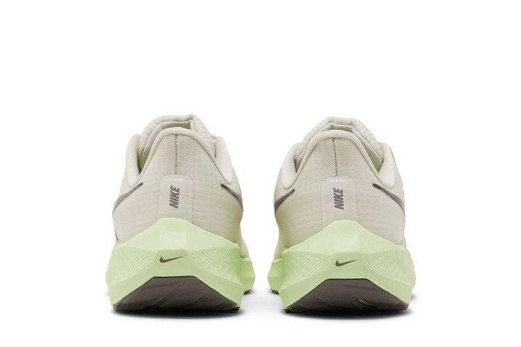Кроссовки Nike Air Zoom Pegasus 39 'Red Plum Volt'