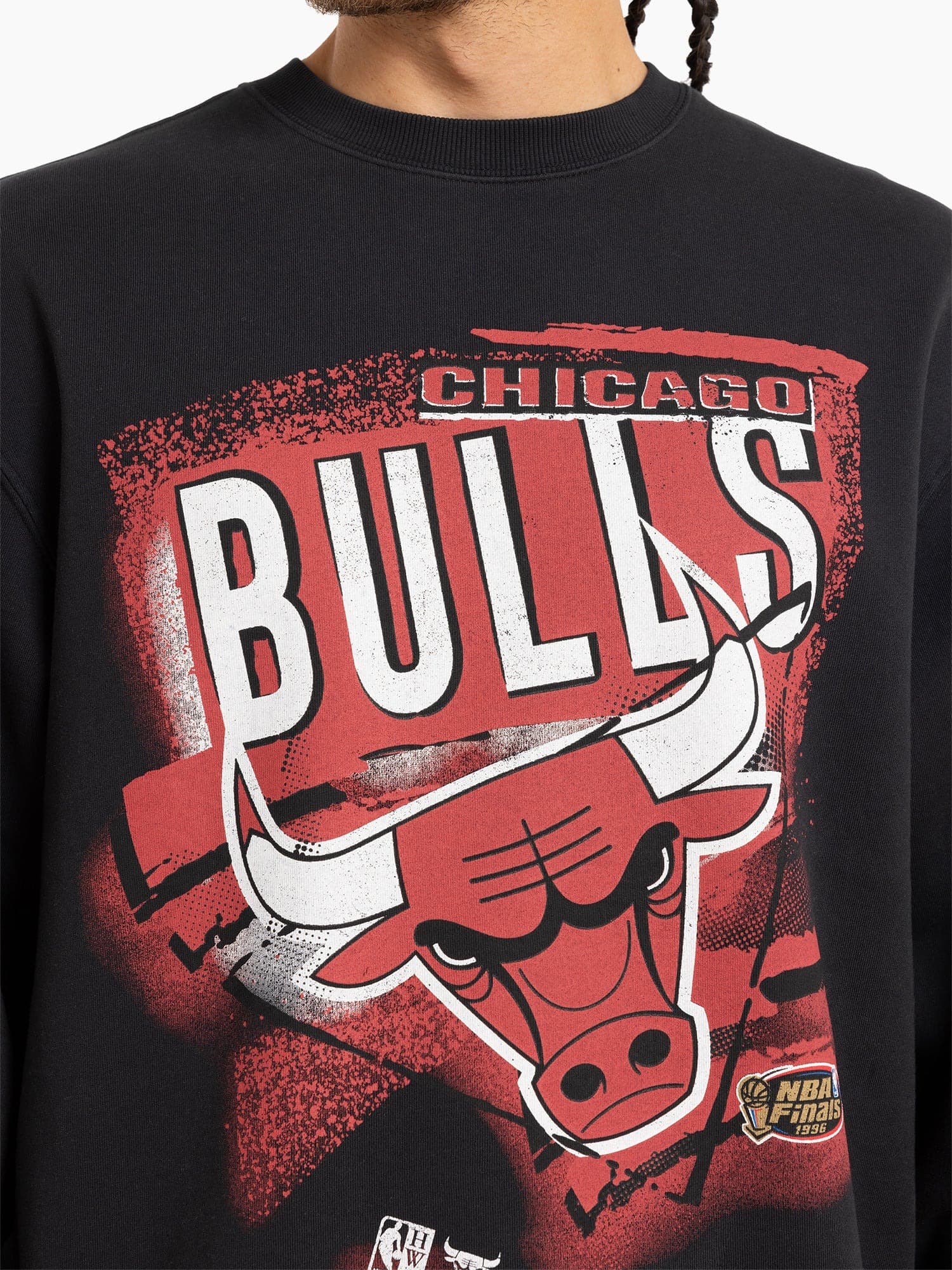 Mitchell-Ness-Chicago-Bulls-Vintage-Abstract-NBA-Crewneck-2