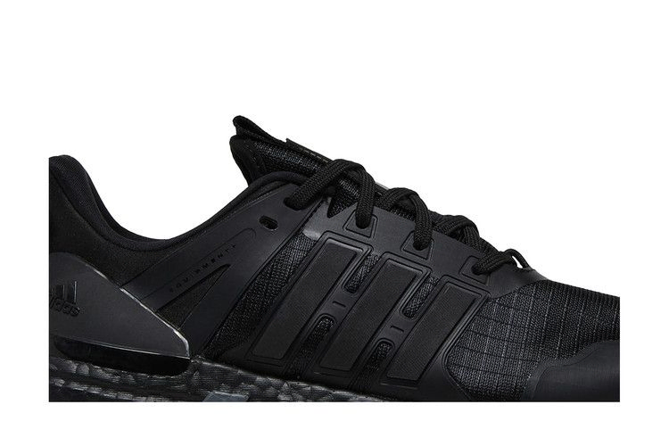 equipment-triple-black-gz1328_01