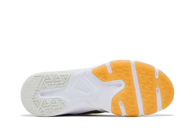 Krossovki-Nike-Wmns-Legend-Essential-2-Platinum-Tint-Metallic-Gold-Star-3