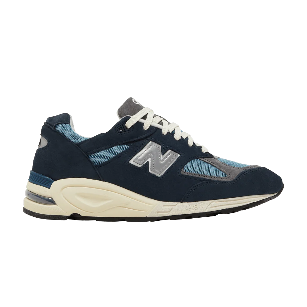 Krossovki-Teddy-Santis-x-New-Balance-990v2-Made-in-USA-Navy