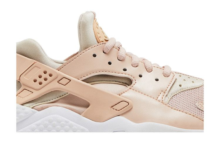 wmns-air-huarache-run-particle-beige-634835-202_01