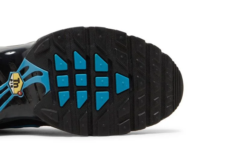 Krossovki-Nike-Air-Max-Plus-Black-Hex-4