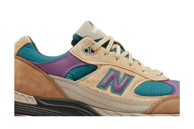 Кроссовки Palace x New Balance 991 Made in England 'Taos Taupe Grape'