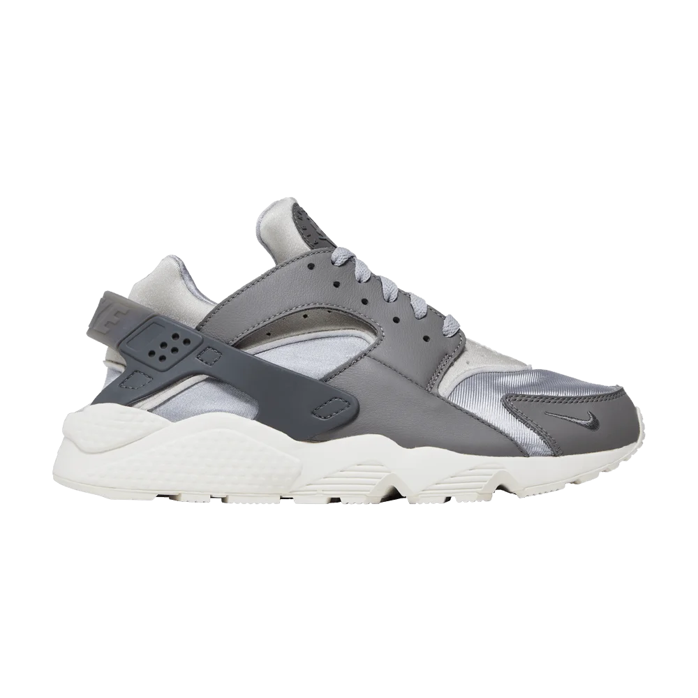 Krossovki-Nike-Air-Huarache-Light-Smoke-Grey