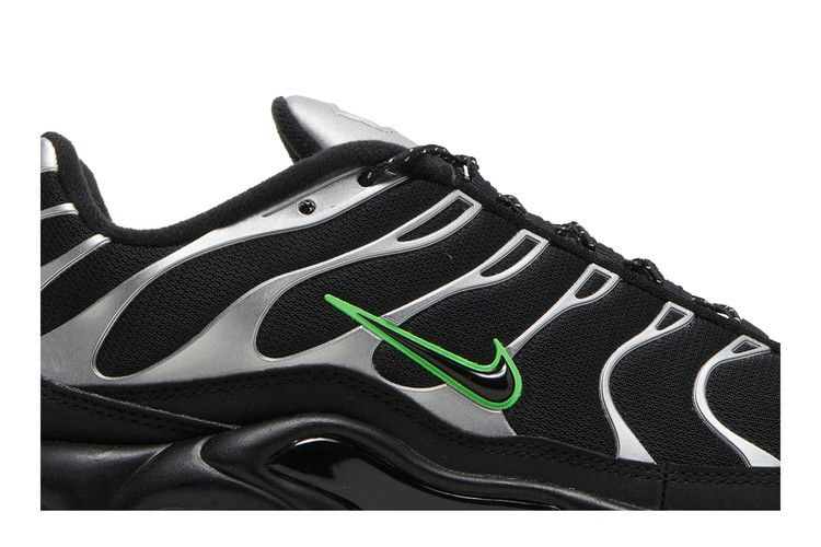 Кроссовки Nike Air Max Plus 'Black Silver Green Strike'