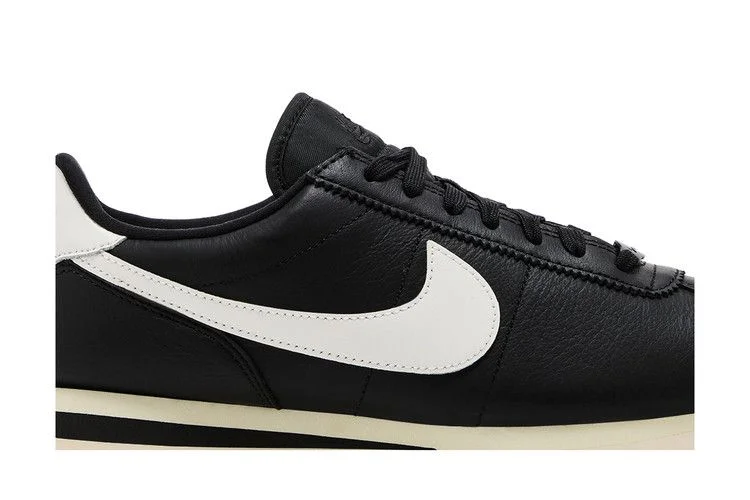 Krossovki-Nike-Wmns-Cortez-23-Black-Sail-1