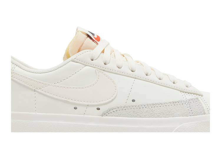 Кроссовки Nike Wmns Blazer Low Platform 'Triple Sail'