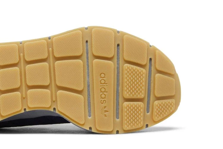 Krossovki-Adidas-Swift-Run-X-Tech-Indigo-4