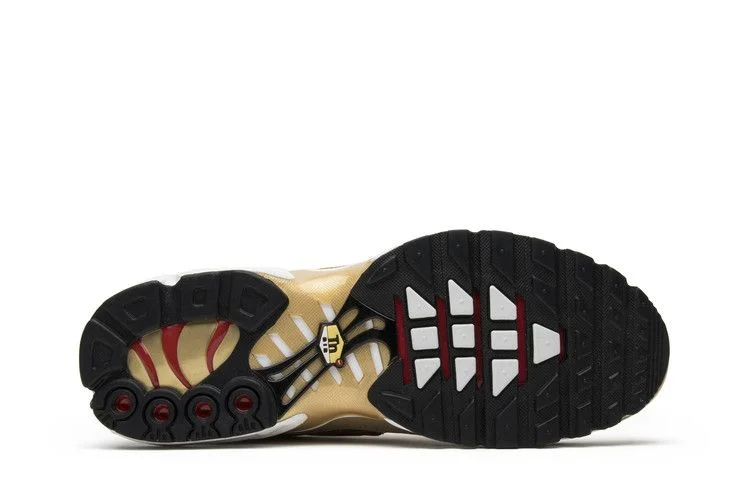 Кроссовки Nike Air Max Plus QS 'Metallic Gold'