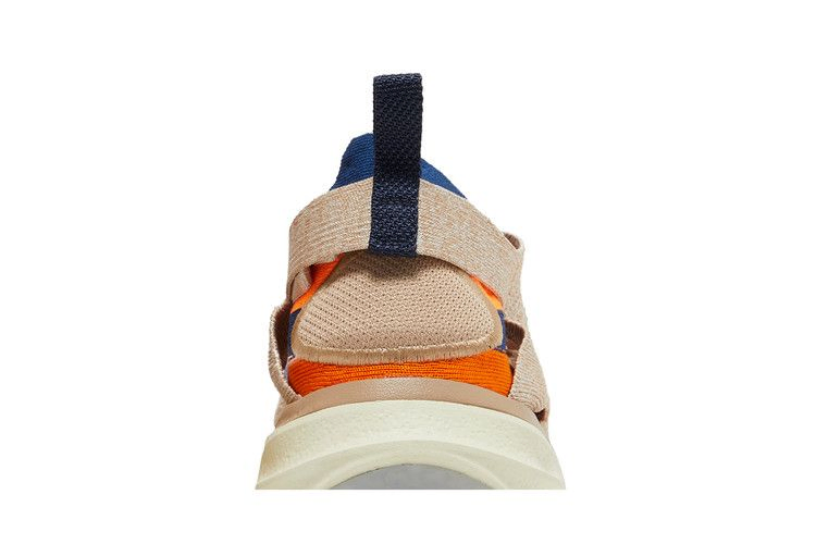 Кроссовки Nike Spark Flyknit 'Hemp Total Orange'