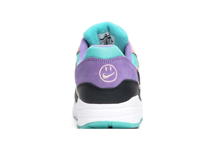 Krossovki-Air-Max-1-GS-Have-A-Nike-Day-6