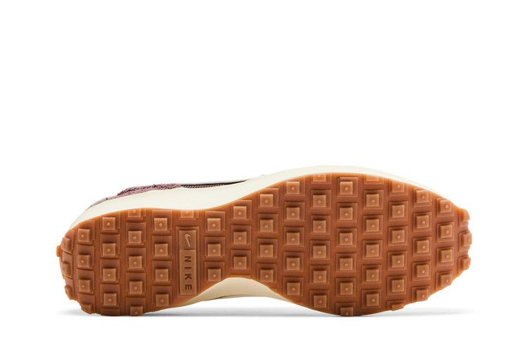 wmns-waffle-debut-vintage-plum-eclipse-sail-dx2931-200_03