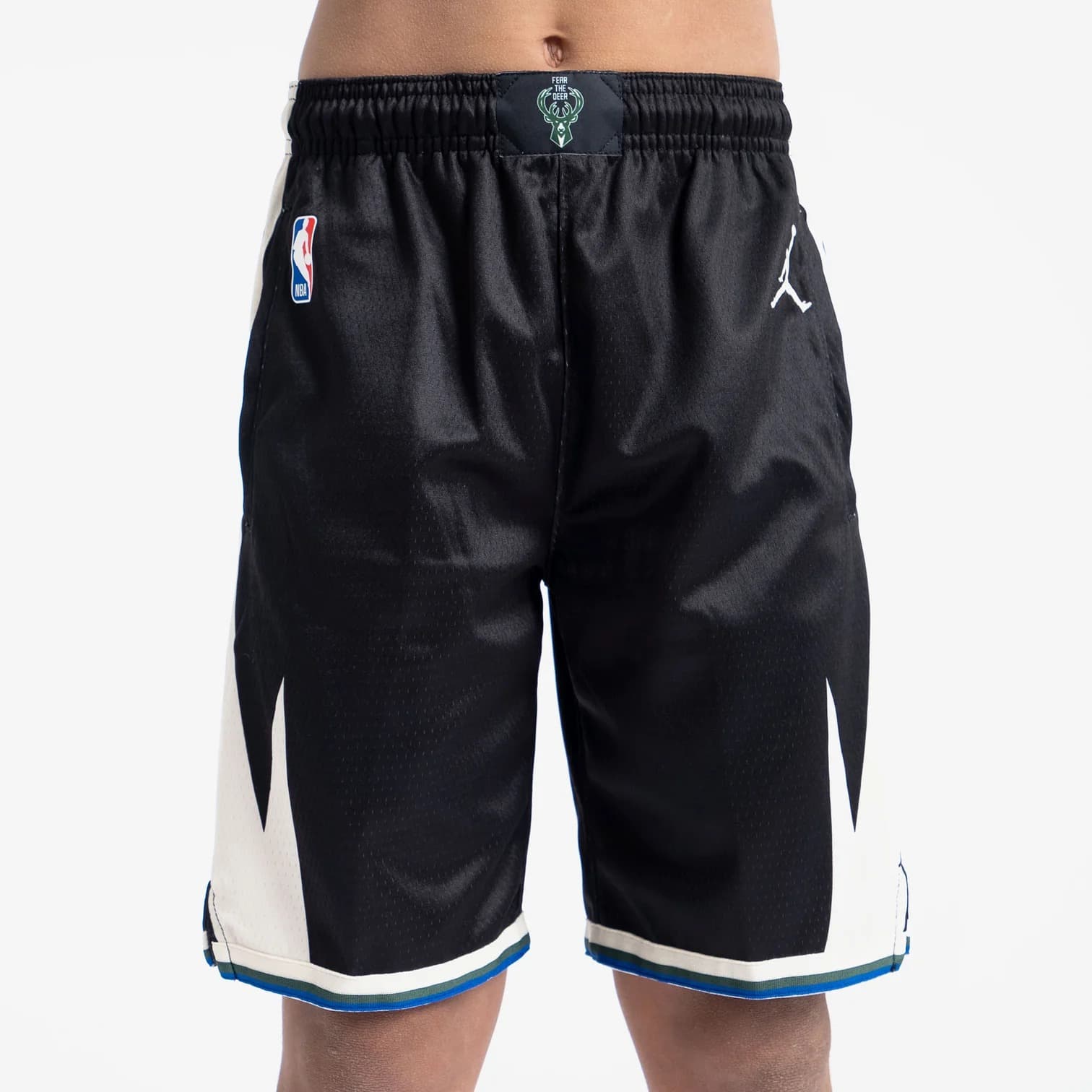 Nike-Milwaukee-Bucks-2024-Statement-Edition-Swingman-Youth-NBA-Shorts-3