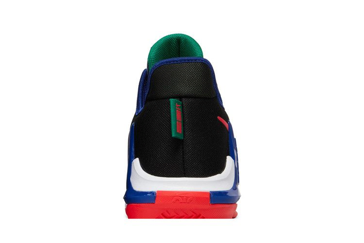 Кроссовки Nike LeBron Witness 6 'Black Deep Royal Blue'