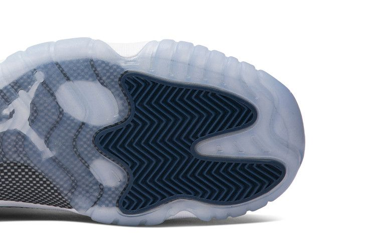 jordan-11-retro-low-gs-snake-navy-2019-cd6847-102_04