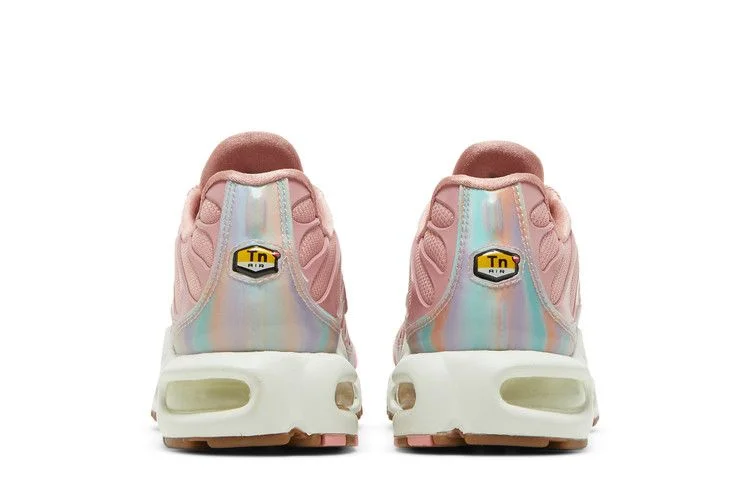 Krossovki-Nike-Wmns-Air-Max-Plus-SE-Red-Stardust-5