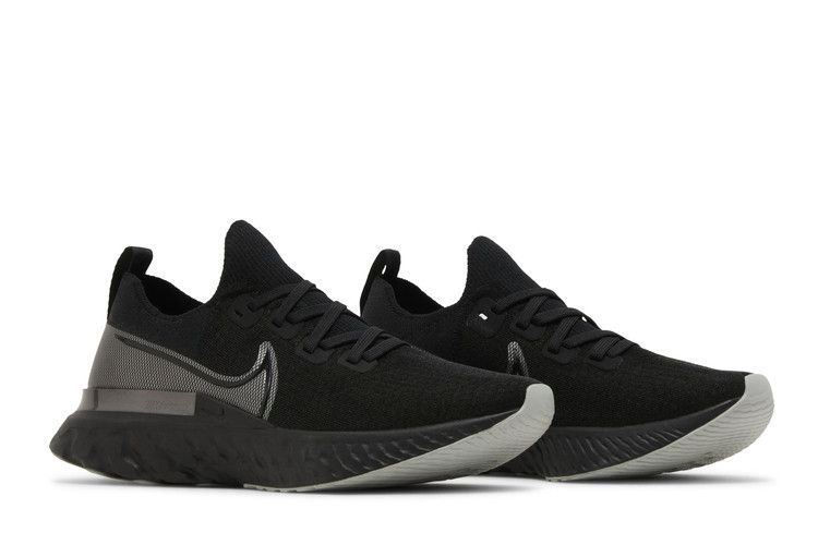 react-infinity-run-flyknit-black-metallic-silver-cd4371-001_07