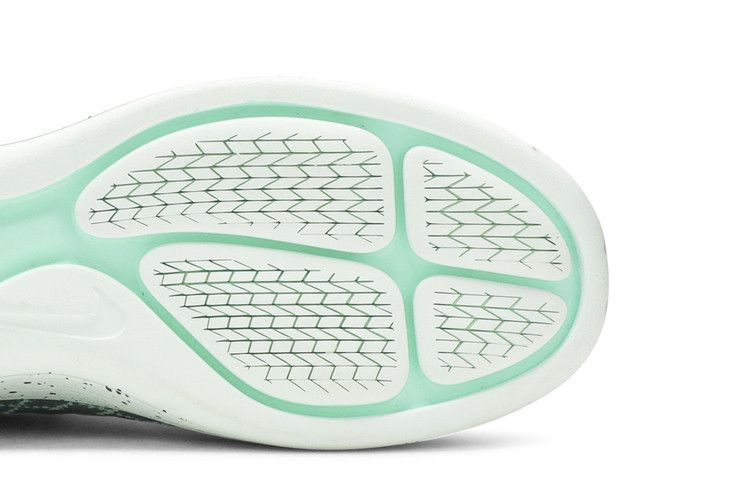wmns-lunarepic-flyknit-shield-849665-300_04