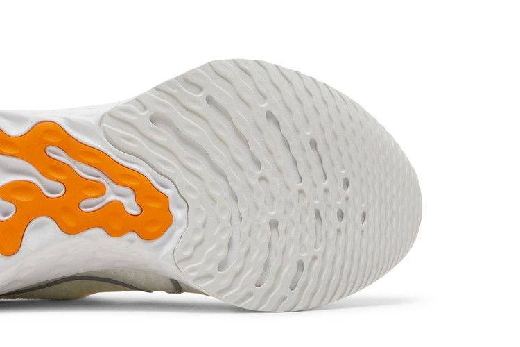 react-infinity-run-flyknit-3-white-kumquat-dh5392-100_04
