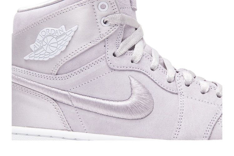 wmns-air-jordan-1-retro-high-season-of-her-barely-grape-ao1847-545_01