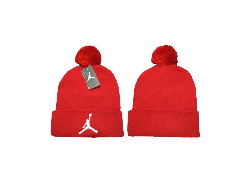 shapka-air-jordan-1-pomponom-2