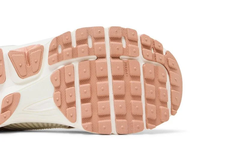 Кроссовки Nike Wmns Zoom Vomero 5 'Rose Gold'
