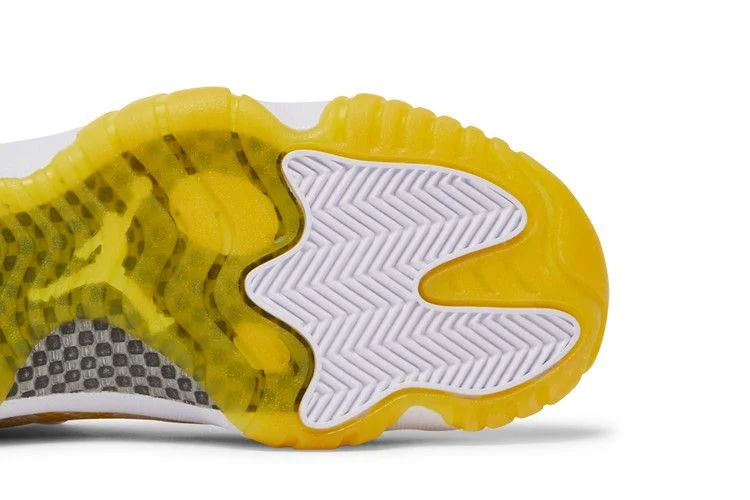 Krossovki-Wmns-Air-Jordan-11-Low-Yellow-Snakeskin-4