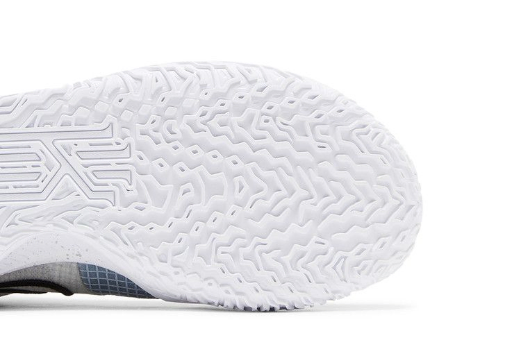 Кроссовки Nike Kyrie Low 4 TB 'Wolf Grey'