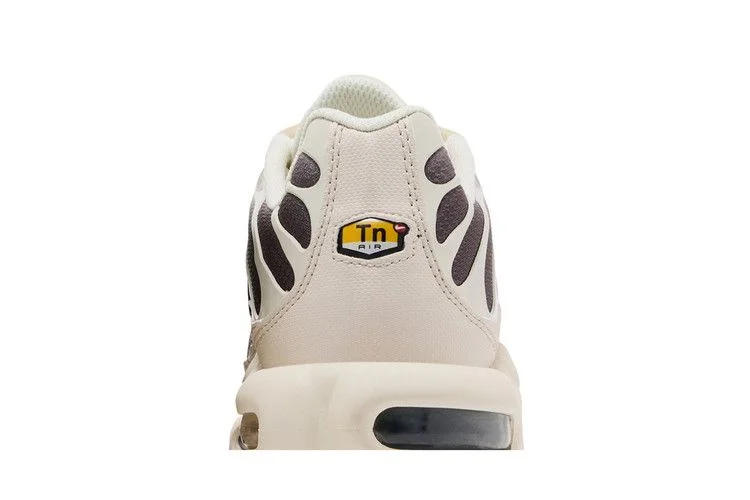 Кроссовки Nike Air Max Plus 'Light Orewood Cave Stone'