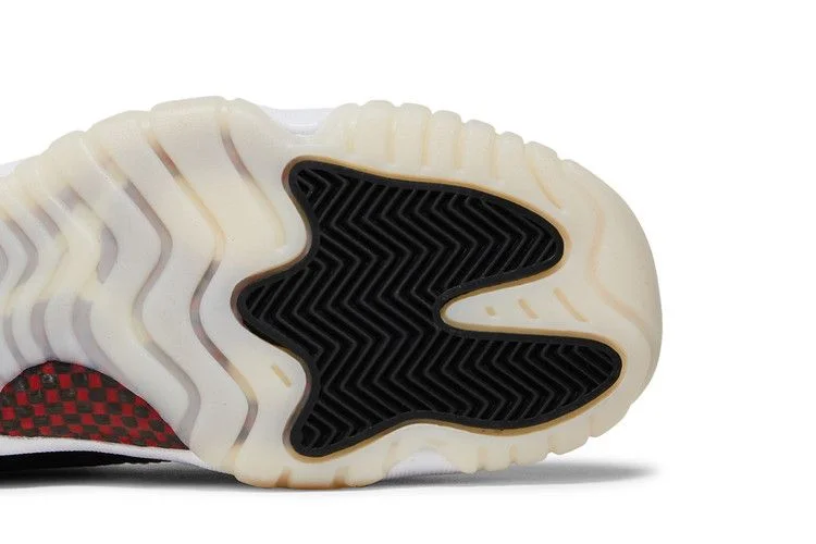Krossovki-Air-Jordan-11-Retro-Low-GS-72-10-4