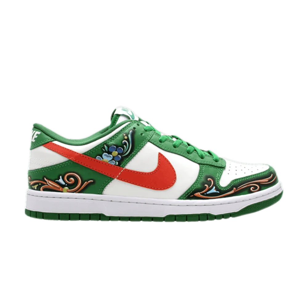 Krossovki-Nike-Dunk-Low-Emb-Fileteado