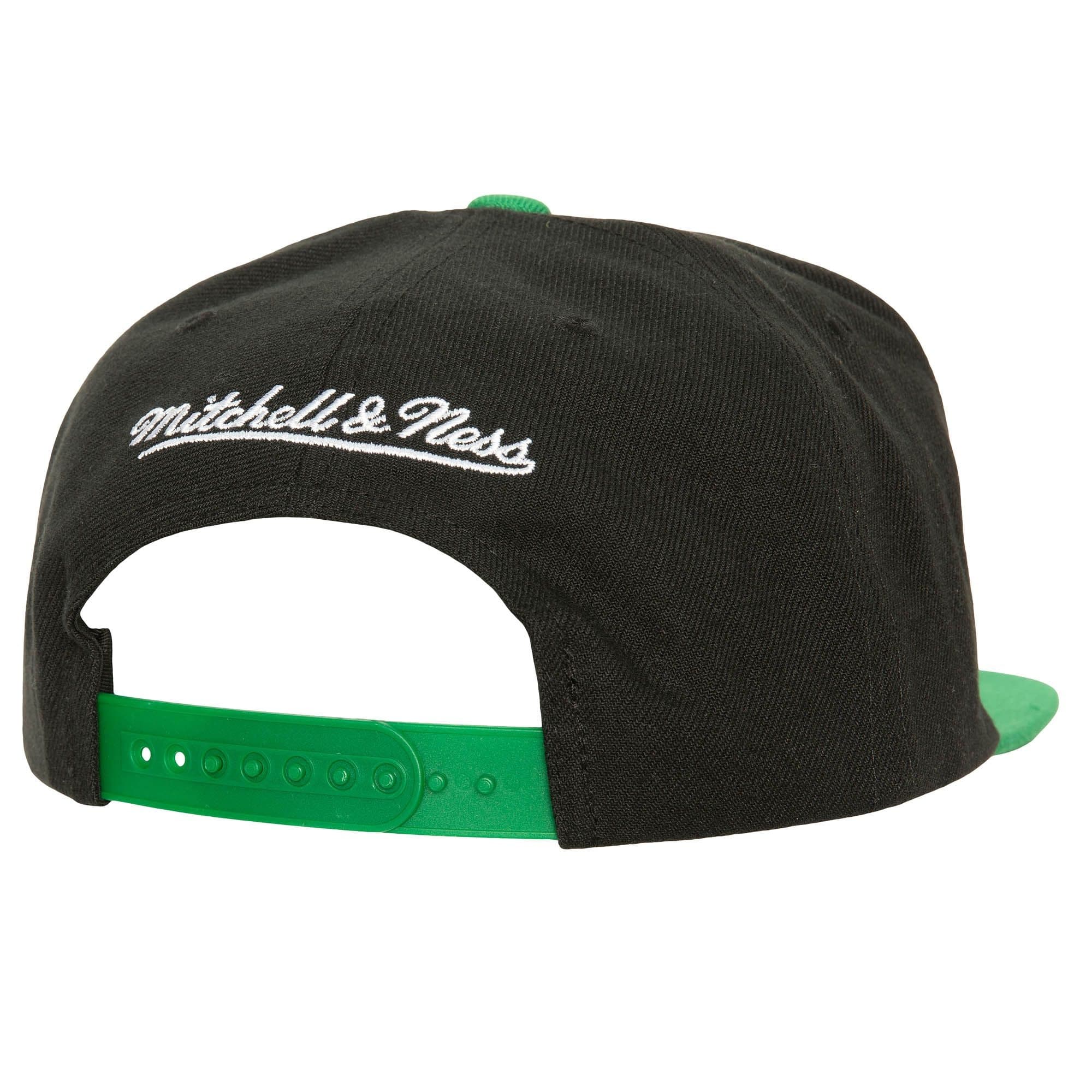 Mitchell-Ness-Circle-Splash-Snapback-Boston-Celtics-Hat-1
