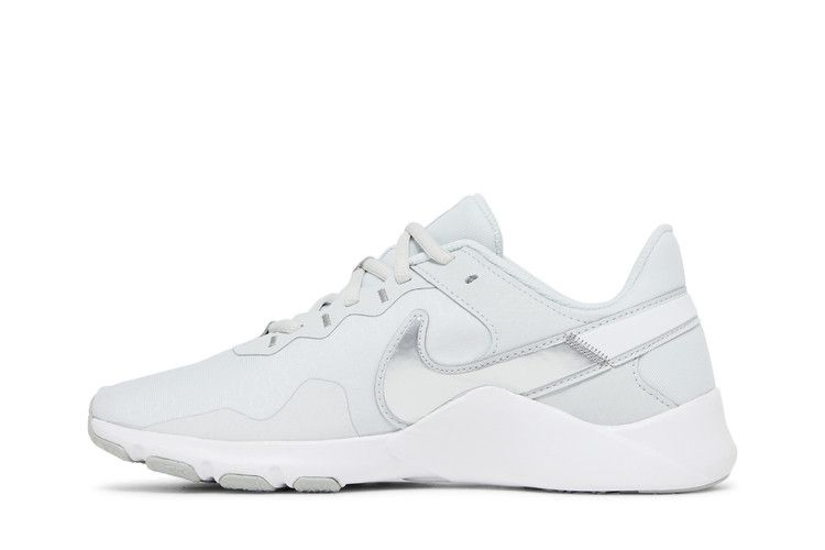 Кроссовки Nike Wmns Legend Essential 2 'Photon Dust Metallic Silver'