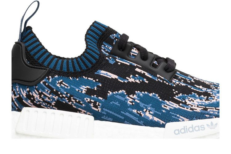 sneakersnstuff-x-nmd_r1-rk-datamosh-2-0-db2842_01