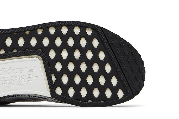nmd_r1-white-black-gradient-gx9299_04