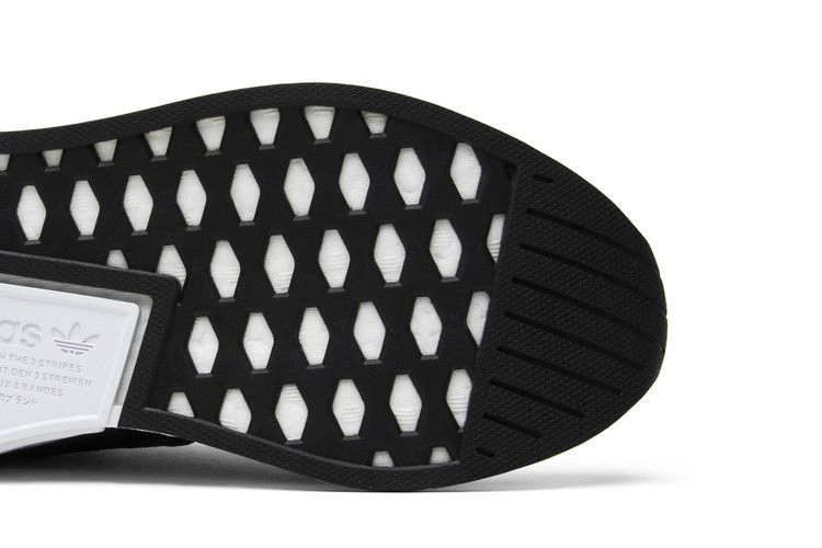 white-mountaineering-x-nmd-r2-pk-bb2978_04