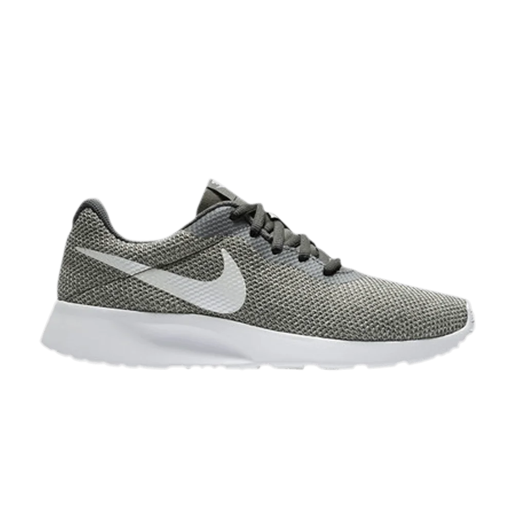 Krossovki-Nike-Wmns-Tanjun-SE-Dark-Grey