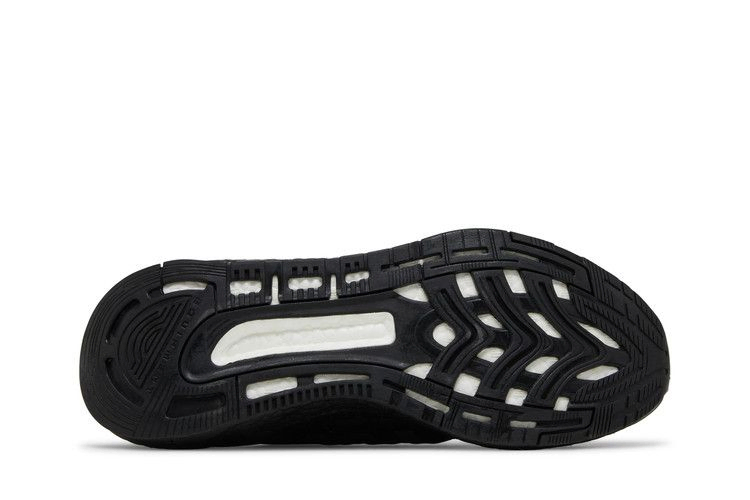 equipment-triple-black-gz1328_03
