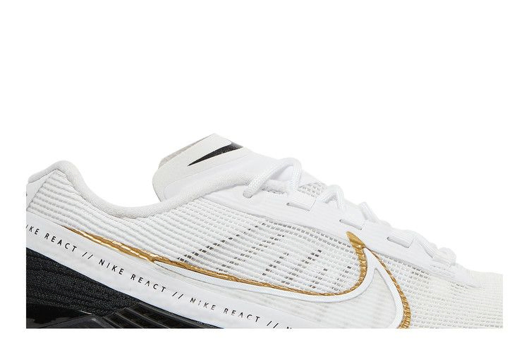 wmns-react-metcon-turbo-black-metallic-gold-ct1249-170_01