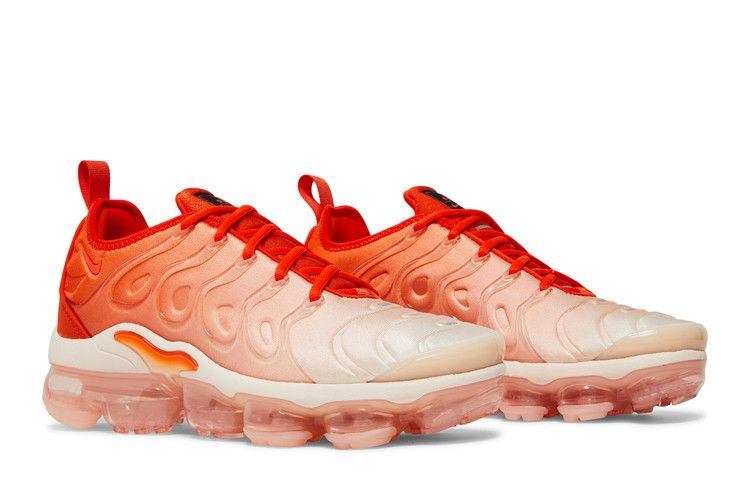 wmns-air-vapormax-plus-guava-ice-dq8588-800_07
