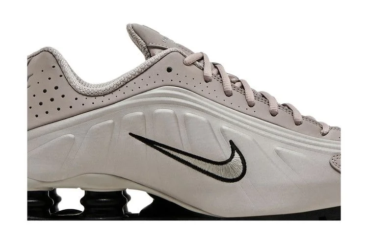 Кроссовки Nike Shox R4 'College Grey'