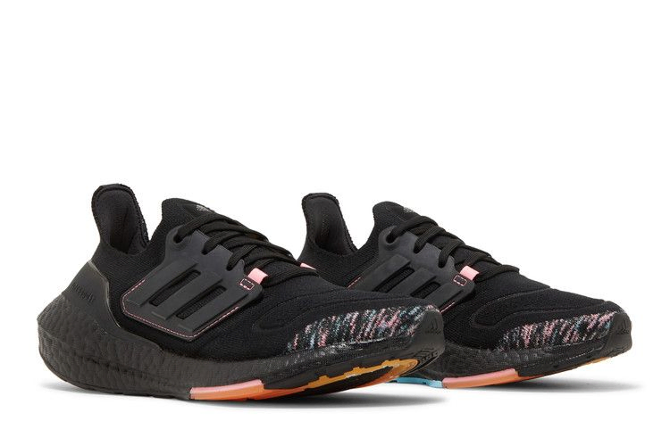 wmns-ultraboost-22-black-beam-pink-gx5927_07