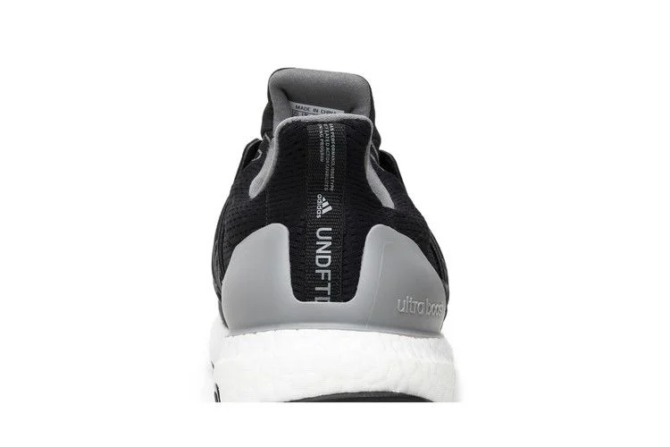 Кроссовки Undefeated x adidas UltraBoost 'Utility Black'