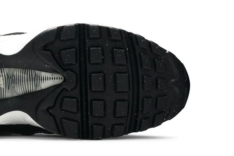 Кроссовки Nike Air Max 95 SE 'Enigma Stone Camo'