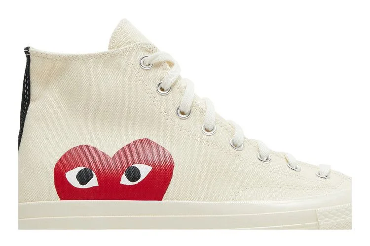 Krossovki-Comme-des-Garcons-Play-x-Converse-Chuck-70-High-Milk-1