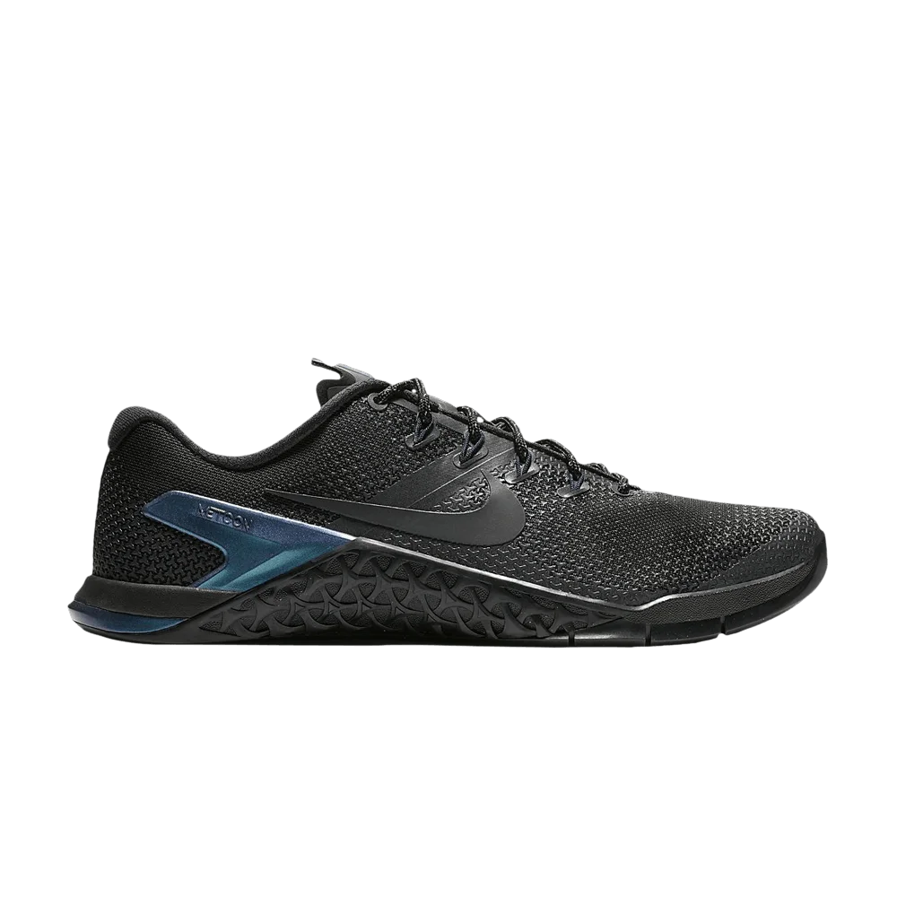 Krossovki-Nike-Metcon-4-Premium-Black-Iridescent