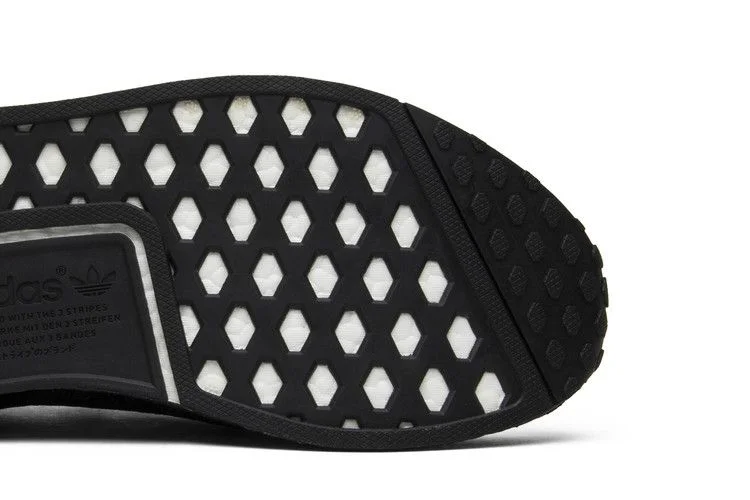 Кроссовки adidas NMD_R1 'Pitch Black'
